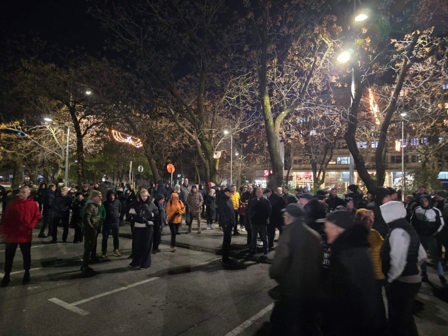 Protest ispred MUP-a: Protiv nasilja i svake vrste podjela, moramo pomoći građanima