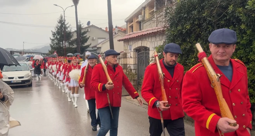 (FOTO) Počeo Praznik mimoze u Herceg Novom