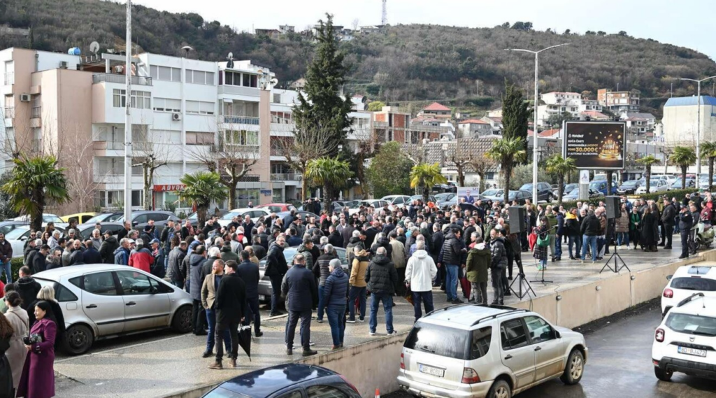 Bura oko zakupa plaža ne popušta: Vlada najavljuje tender, zakupci ogorčeni