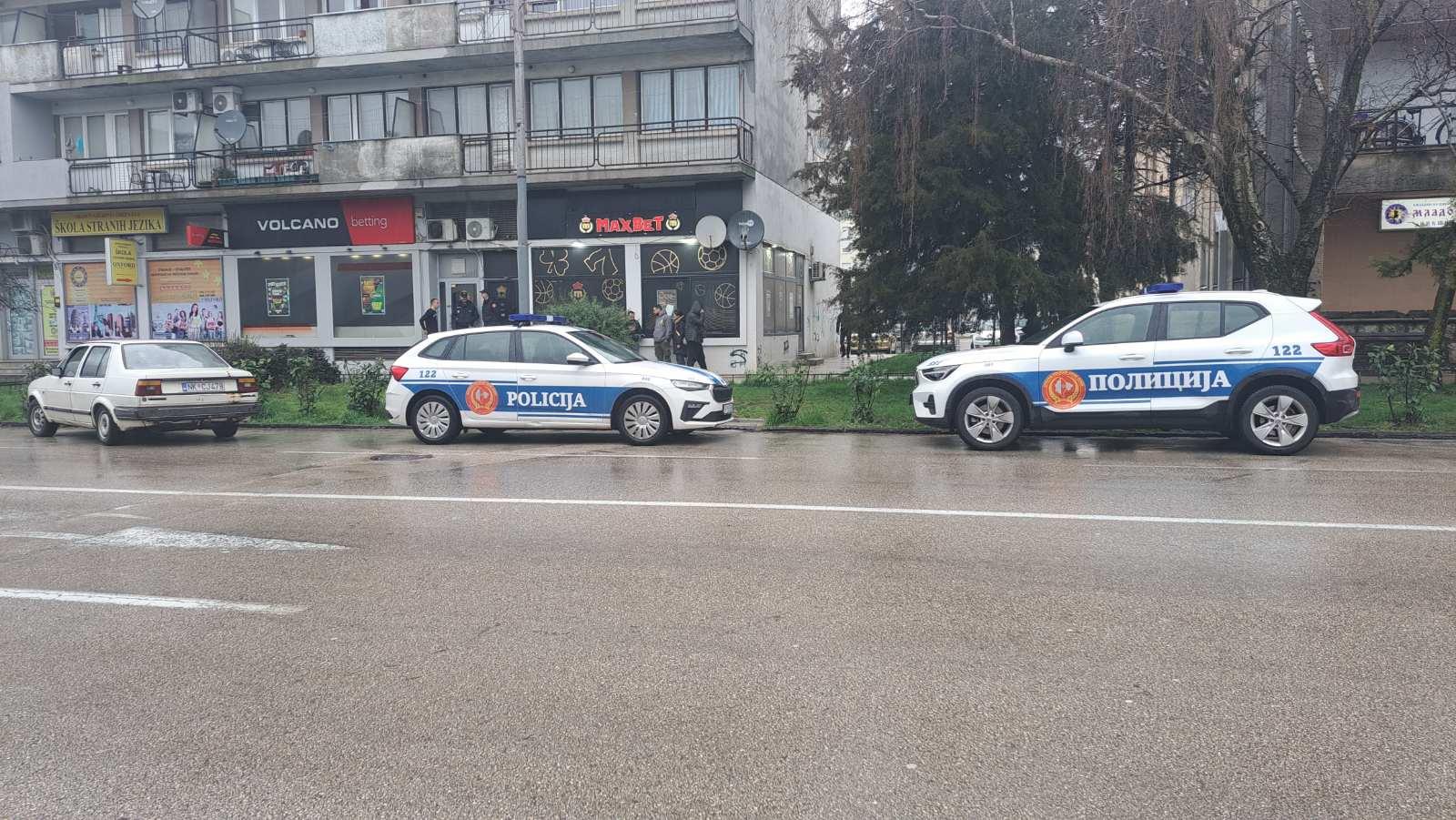 Nikšić: Policija traga za počiniocem, iz kladionice uz prijetnju oteo novac