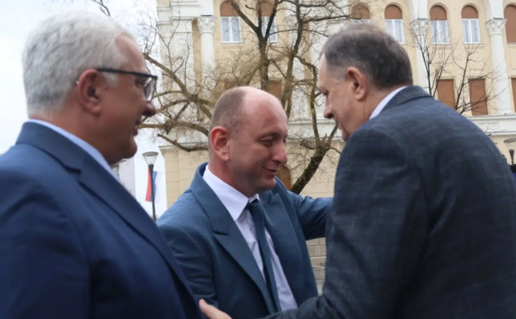 Mandić i Knežević podržali Dodika: Predsjednik RS prolazi kroz golgotu