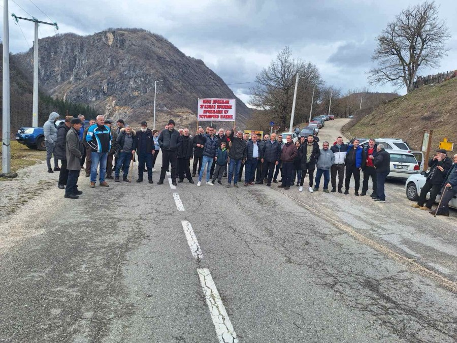 Opozicija blokira put Šavnik-Žabljak: Od srijede dvočasovni protesti