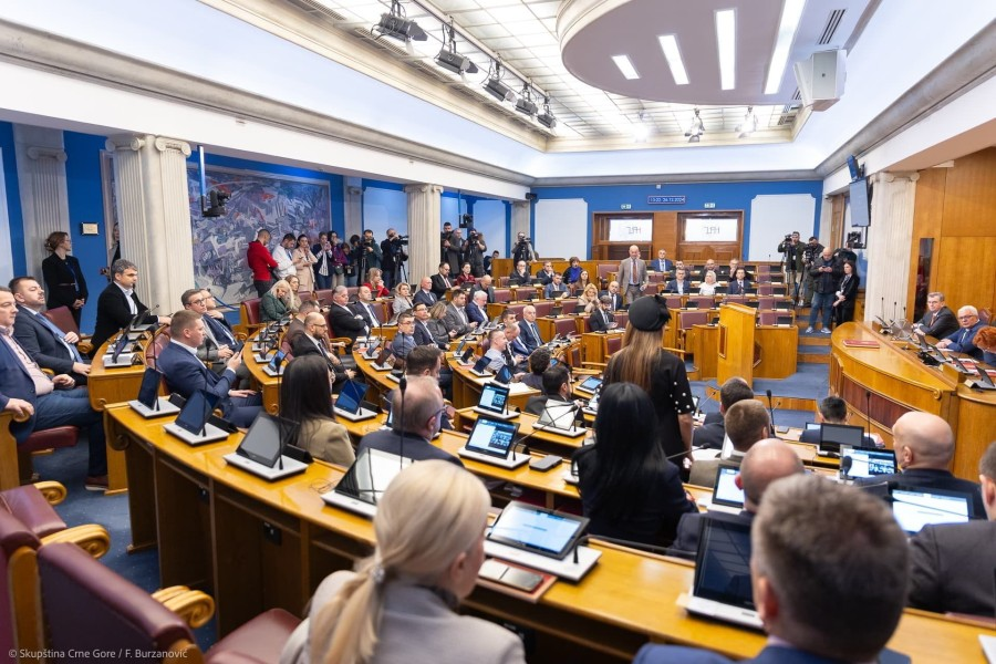 Opozicija se vraća u Parlament, fokus na EU integracije