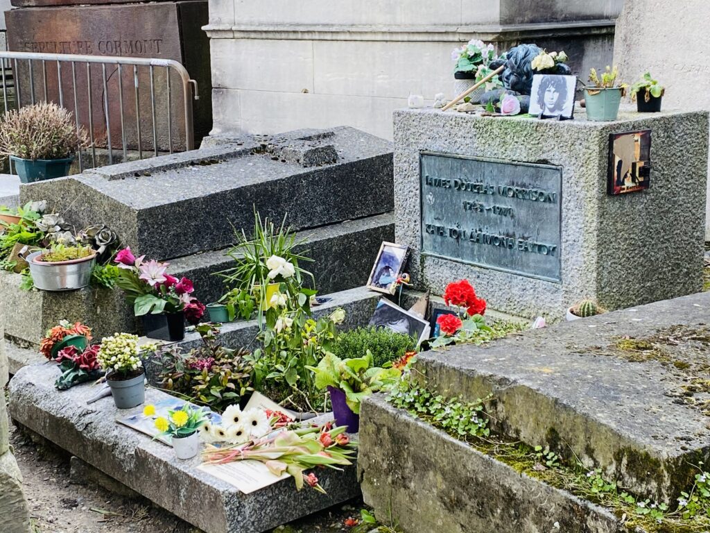 Poslije 37 godina pronađena bista Džima Morisona ukradena sa njegovog groba