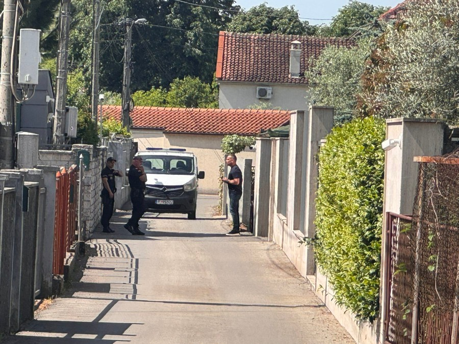 FOTO: Pretres kuće Duška Golubovića
