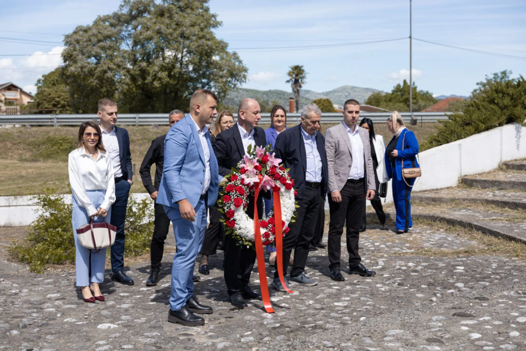 Knežević, Asanović i Domazetović položili vijence u Zeti