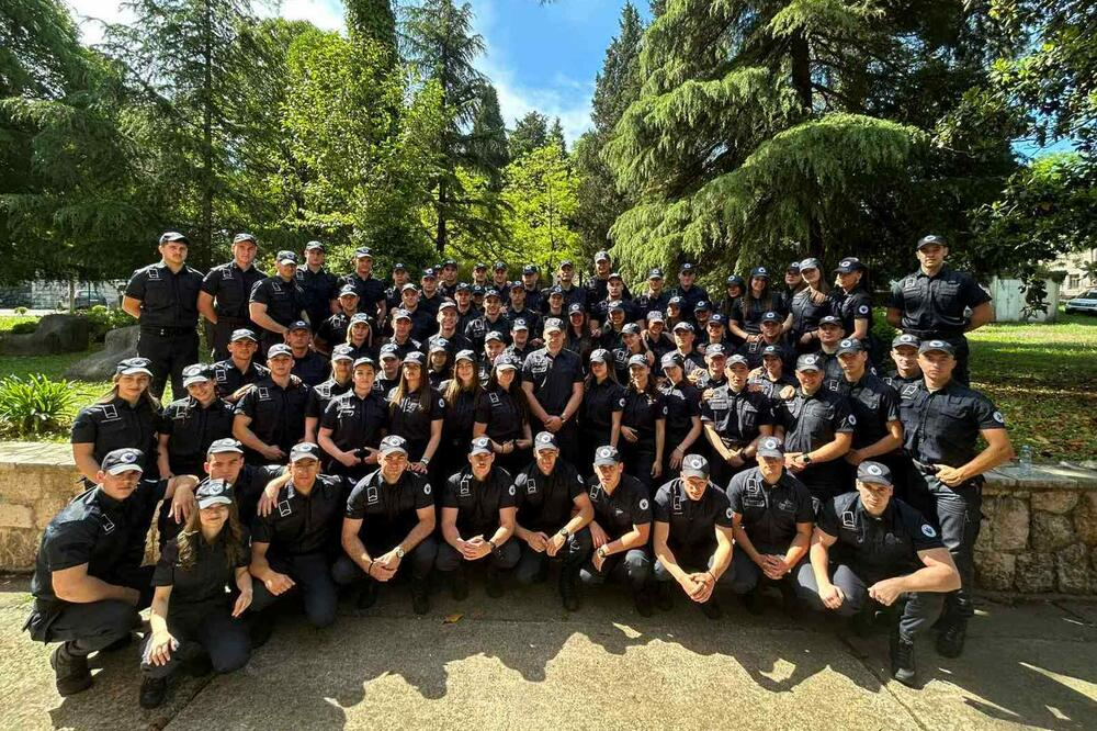 Polaznici Policijske akademije učestvovali u akciji dobrovoljnog davanja krvi