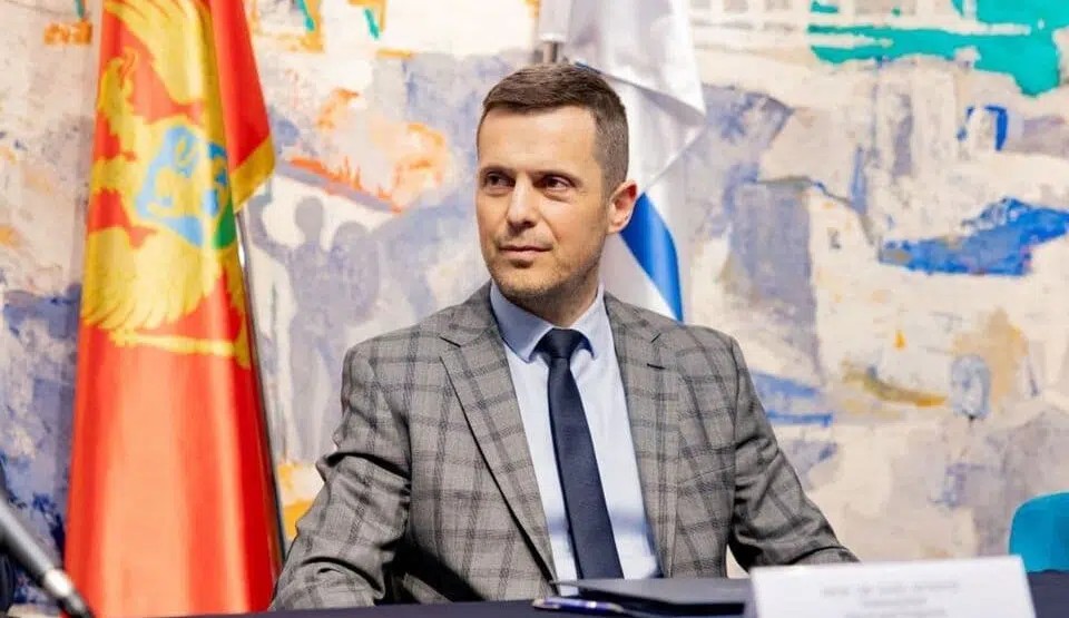 Mujović: Svi požari su stavljeni pod kontrolu