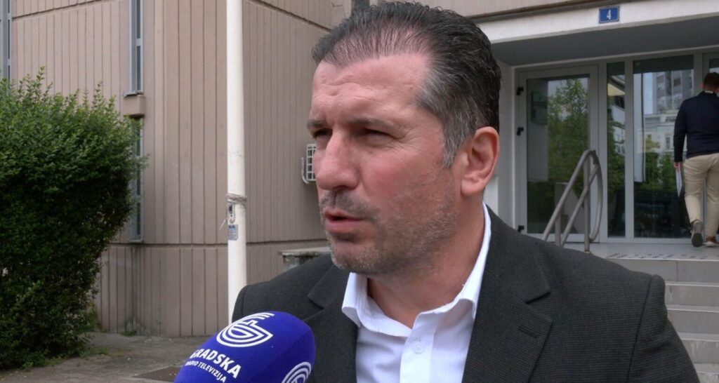 Kavarić: „Vijesti“ na protivan Kodeksu novinara i novinarsko etički nedopušten način izvršile uticaj na sudsku vlast