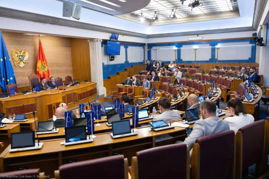 (UŽIVO) Sjednica Skupštine Crne Gore, na dnevnom redu i blokade saobraćajnica