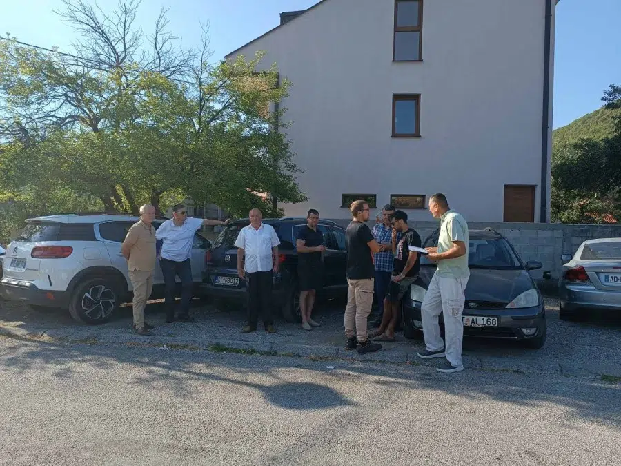 Protest mještana na Cetinju: Prijava protiv Kapa zbog lutajuće stoke, najavljena blokada magistrale