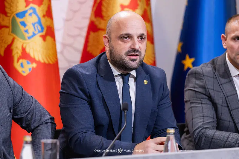 Zakon o oduzimanju imovine do oktobra