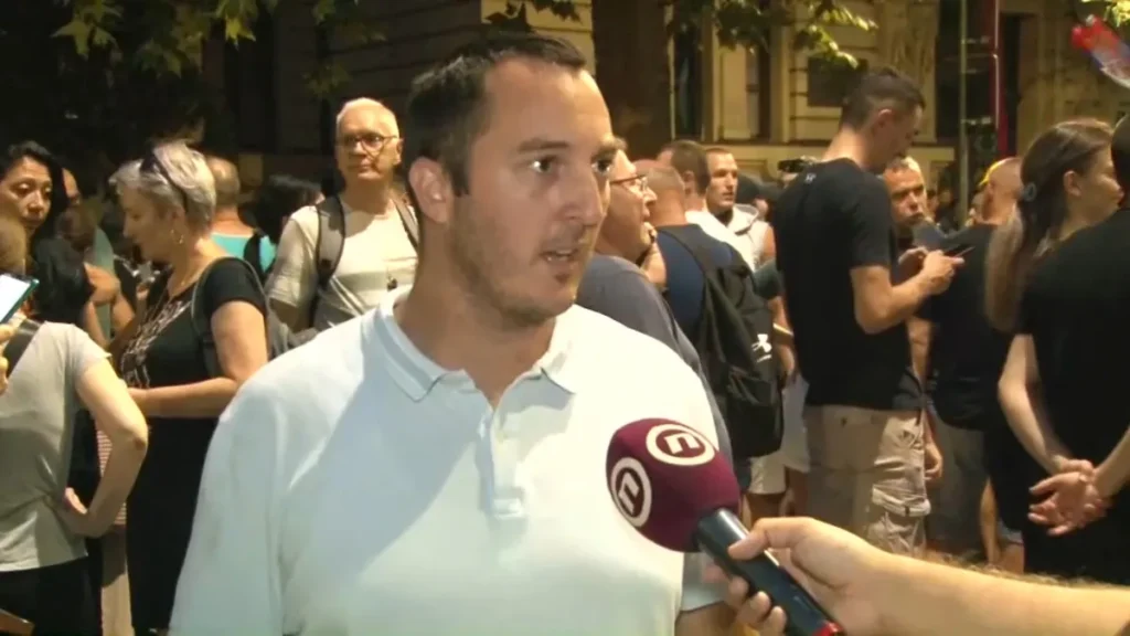 Valjevac Jovan Stanković: Batinaši mi demolirali auto, čekali me kad sam se vraćao sa protesta