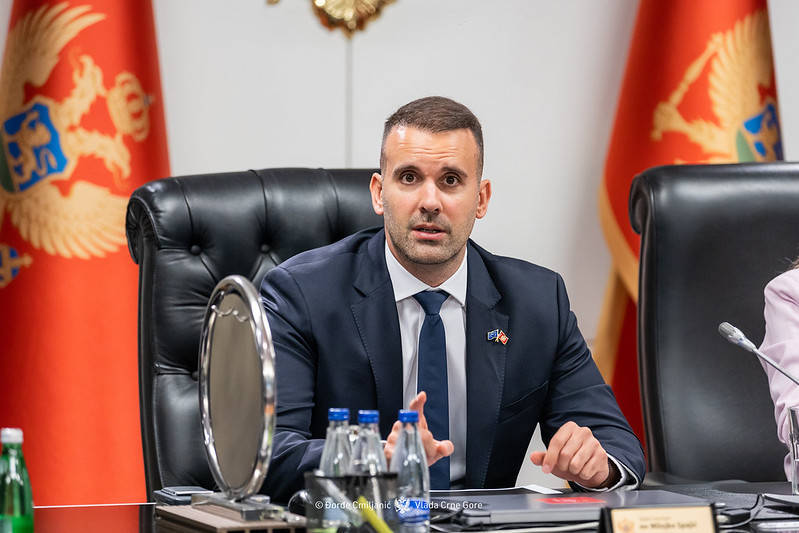Spajić: Emirati šalju dva helikoptera za pomoć u gašenju požara
