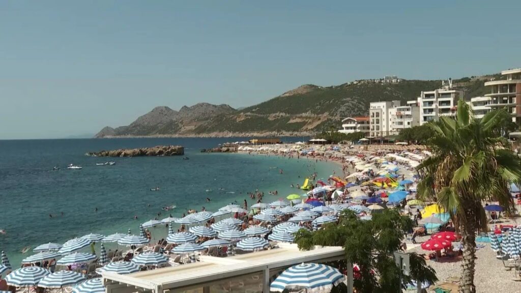 Popunjenost u hotelima u Sutomoru i Dobroj Vodi iznad 90 posto, očekuju dobru postsezonu