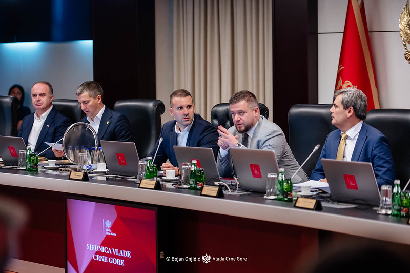 Vlada donijela odluku: Porodici Božovića će uplatiti 50.000, Ikoviću 20.000 eura