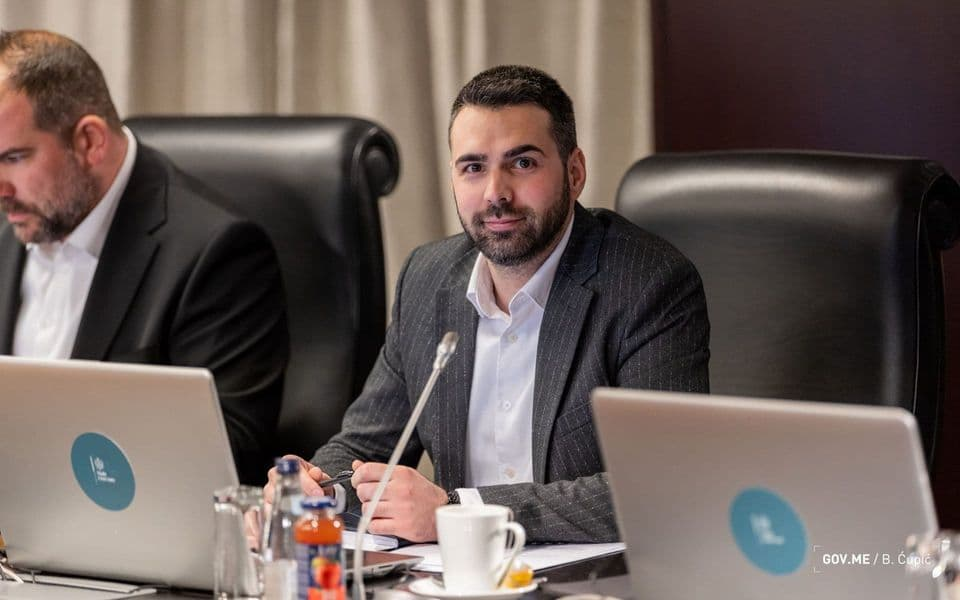 Krvavac: Vlada će danas odlučiti o otvaranju donatorskog računa za obnovu uništene imovine