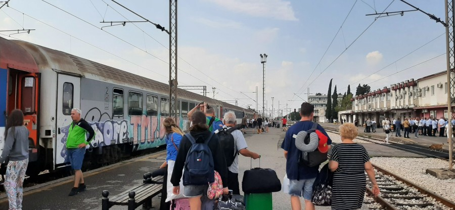 Radnici Željeznice stupili u štrajk