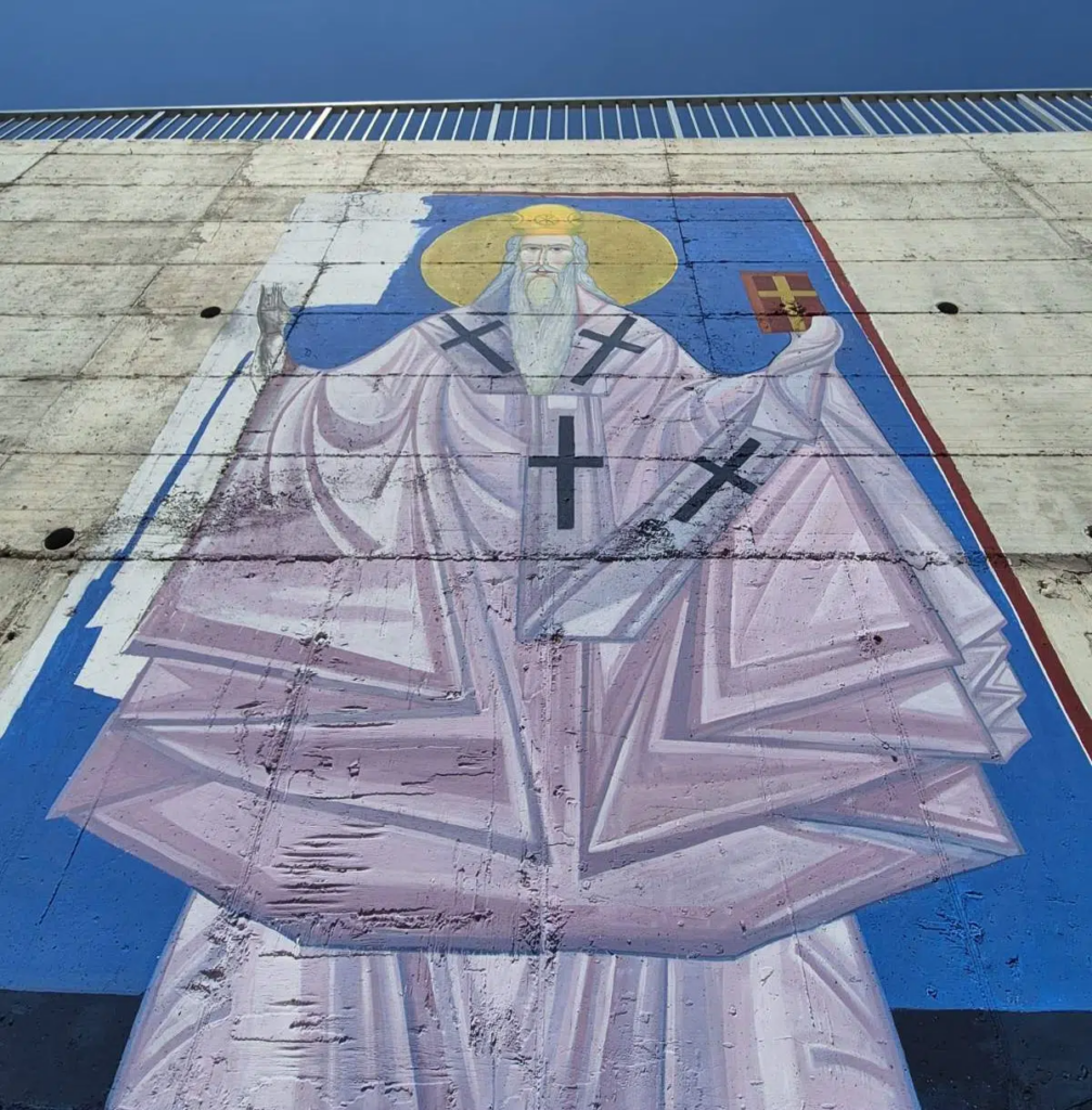 Nikšić svom zaštitniku: Urađen prvi mural Svetom Vasiliju Ostroškom