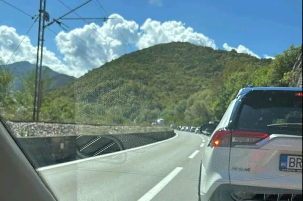 Udes kod Virpazara: Stvorene duge kolone